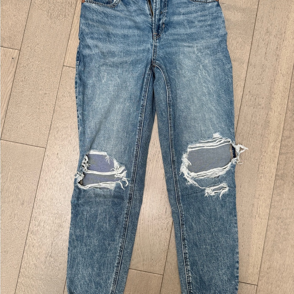 American Eagle Outfitters Blue Distressed Boyfriend Jeans